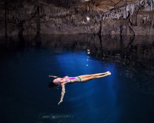 Disfruta Nadar en un Cenote