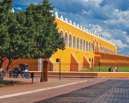 La Ciudad Sagrada de Izamal, Yucatán