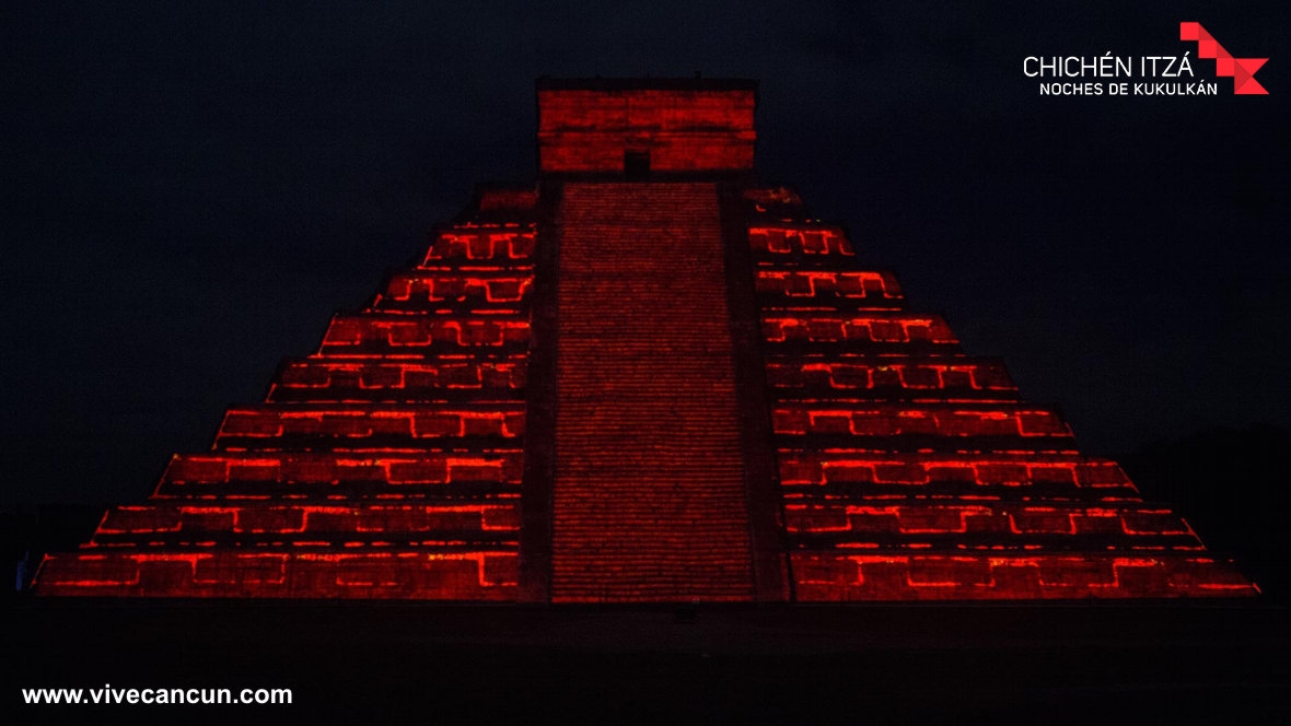 Explora Chichen Itzá de Día, Asómbrate de Noche
